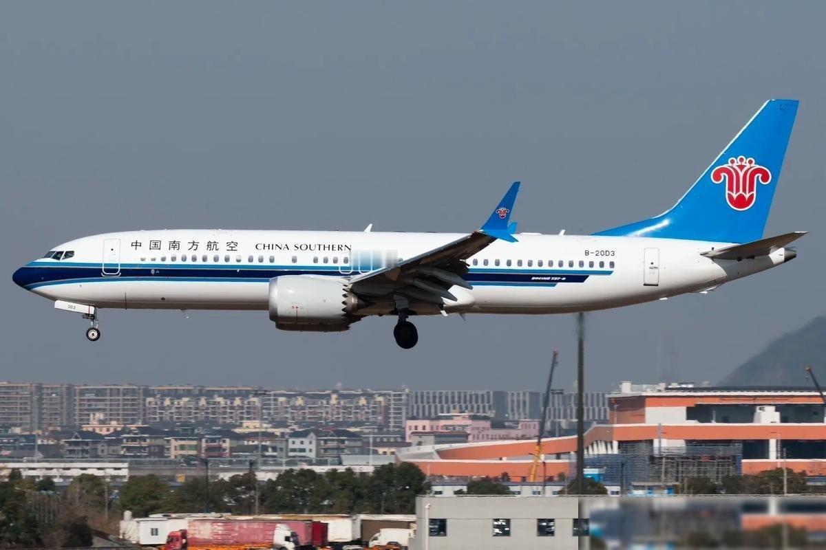 南航退役波音737拆开发动机舱后工程师眼睛都亮了，内部竟藏着一座让西方眼红的战略