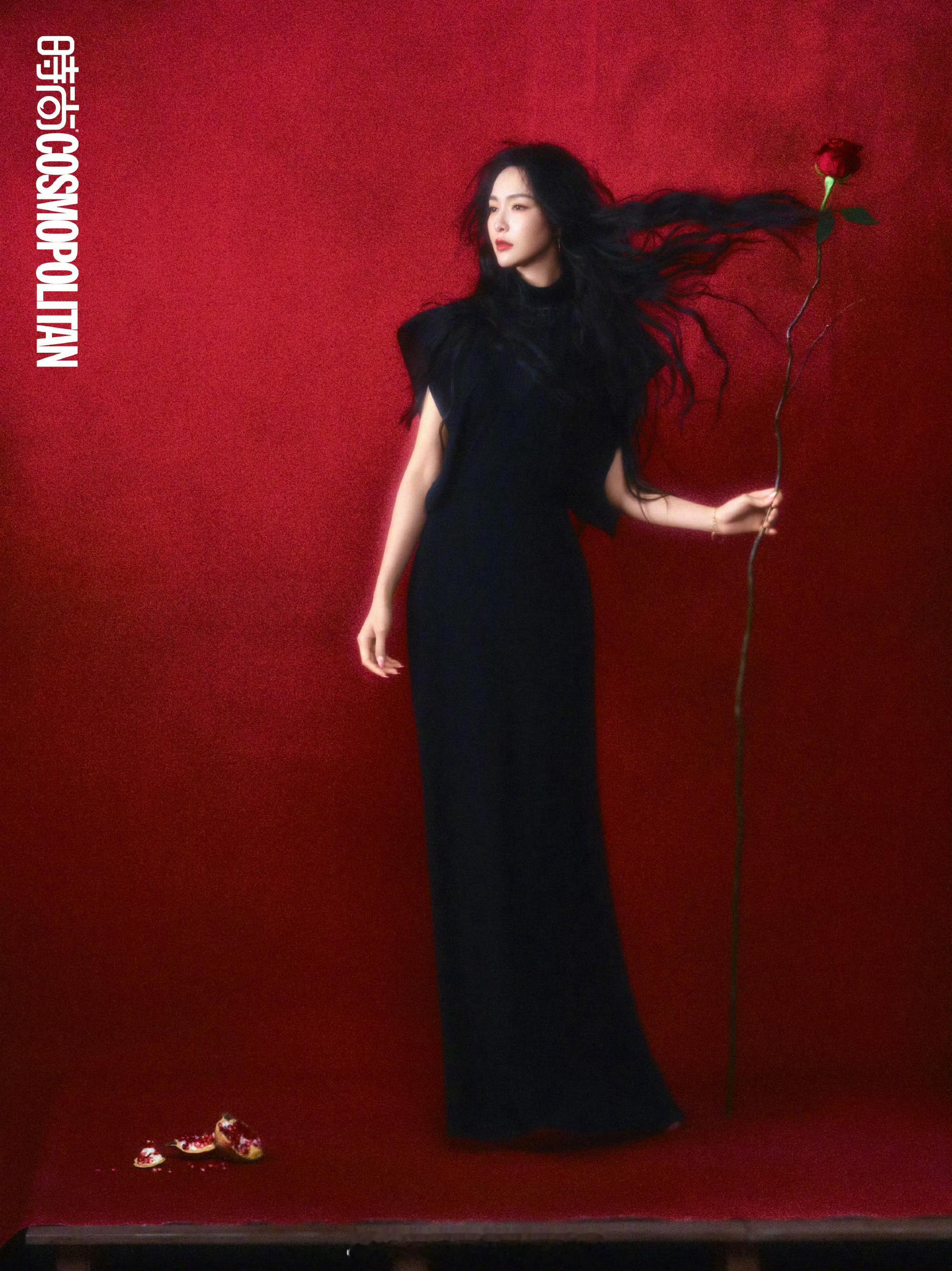 杨紫，唐嫣两大女星坐镇《时尚cosmo》金九封面，喜欢哪一封的策划？#时尚COSMO金九内页#​