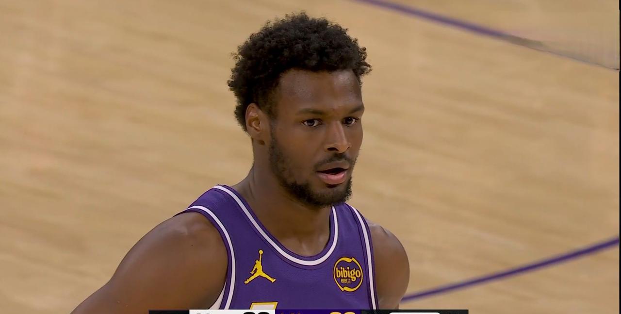 湖人小将布朗尼的进步真是肉眼可见！在今天湖人主场以118：116击败马刺的比赛中