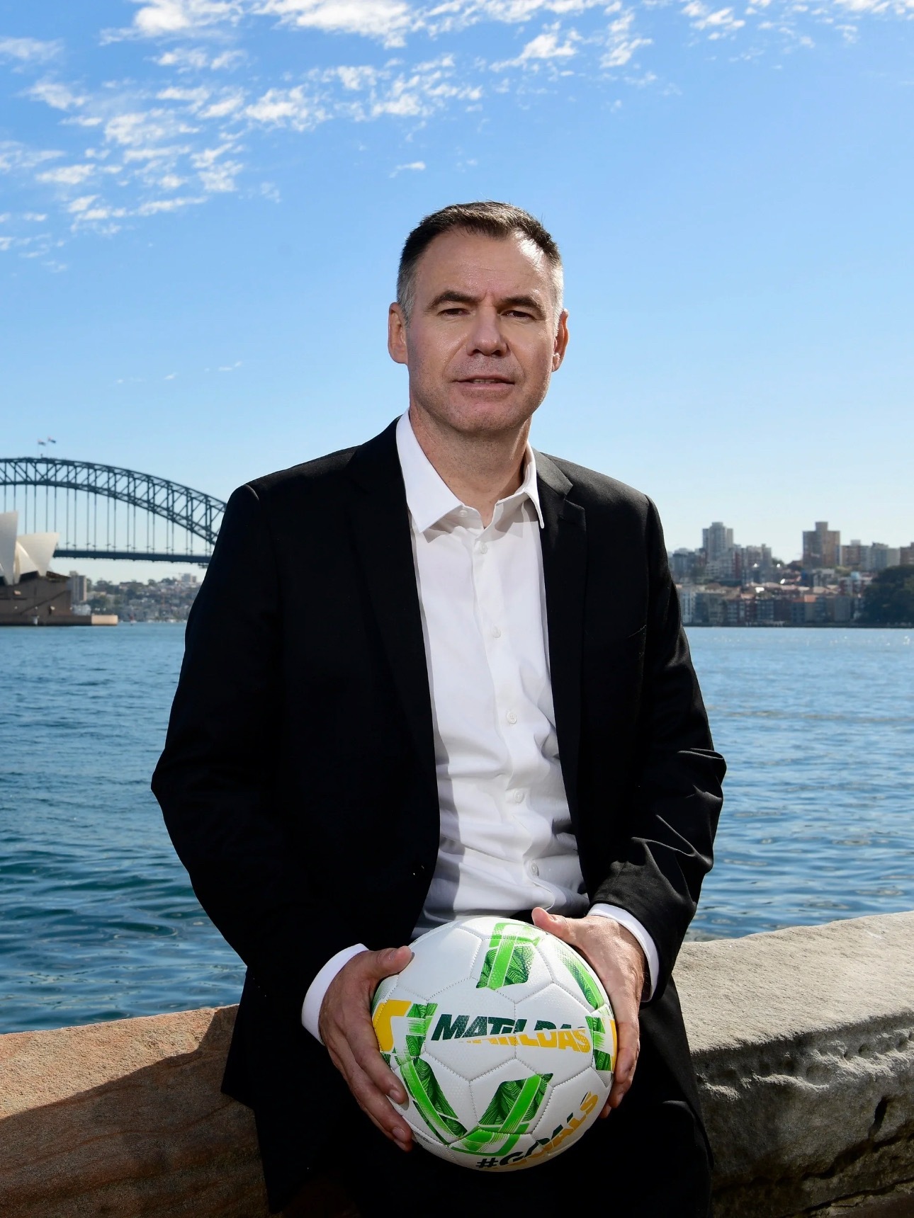 0-8惨败后中国女足换帅！洋帅下课，48岁冠军土帅临危受命12月14日，权威消息