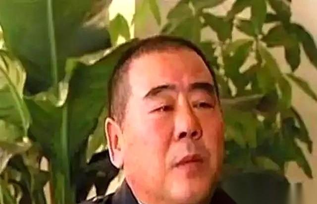 判了，18年。但你猜怎么着？判决书里，一个字都没提那个叫呼格的少年。那个因为