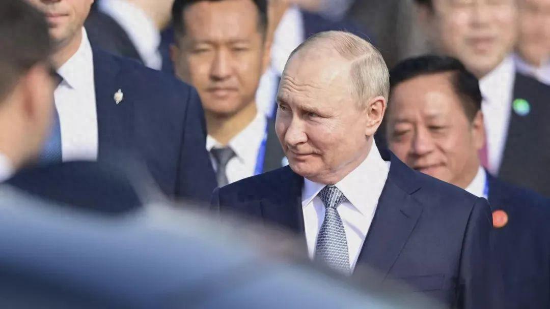 克宫把四个字提前打在行程封面上——“史无前例”。这不是礼节词。佩斯科夫亲口定
