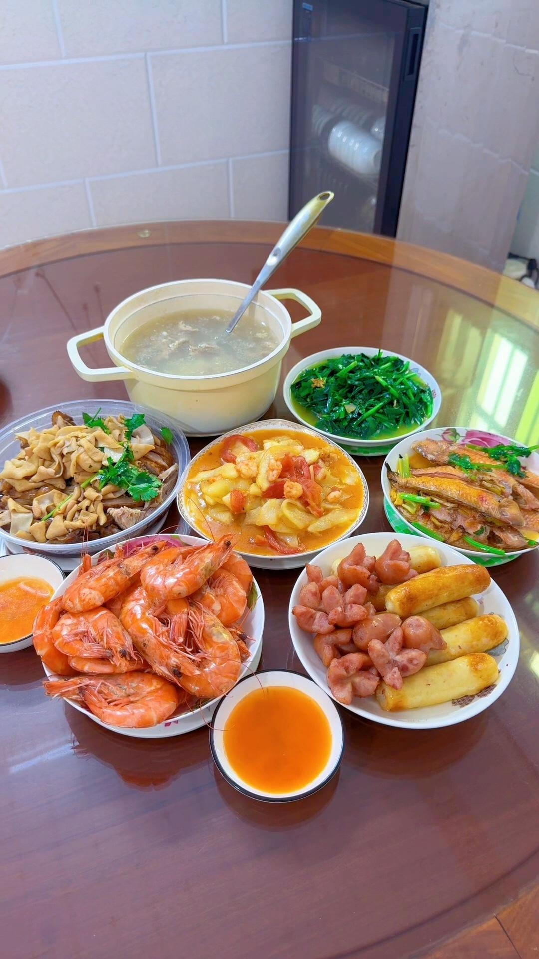 亲家初次上门，我做的菜真的拿不出手吗？昨天是亲家第一次从外地来家里，想着在家