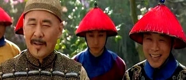 光绪三十四年那个冷得直哆嗦的冬天，宫女玉清躲在小黑屋里，给新来的春桃爆了个大料：