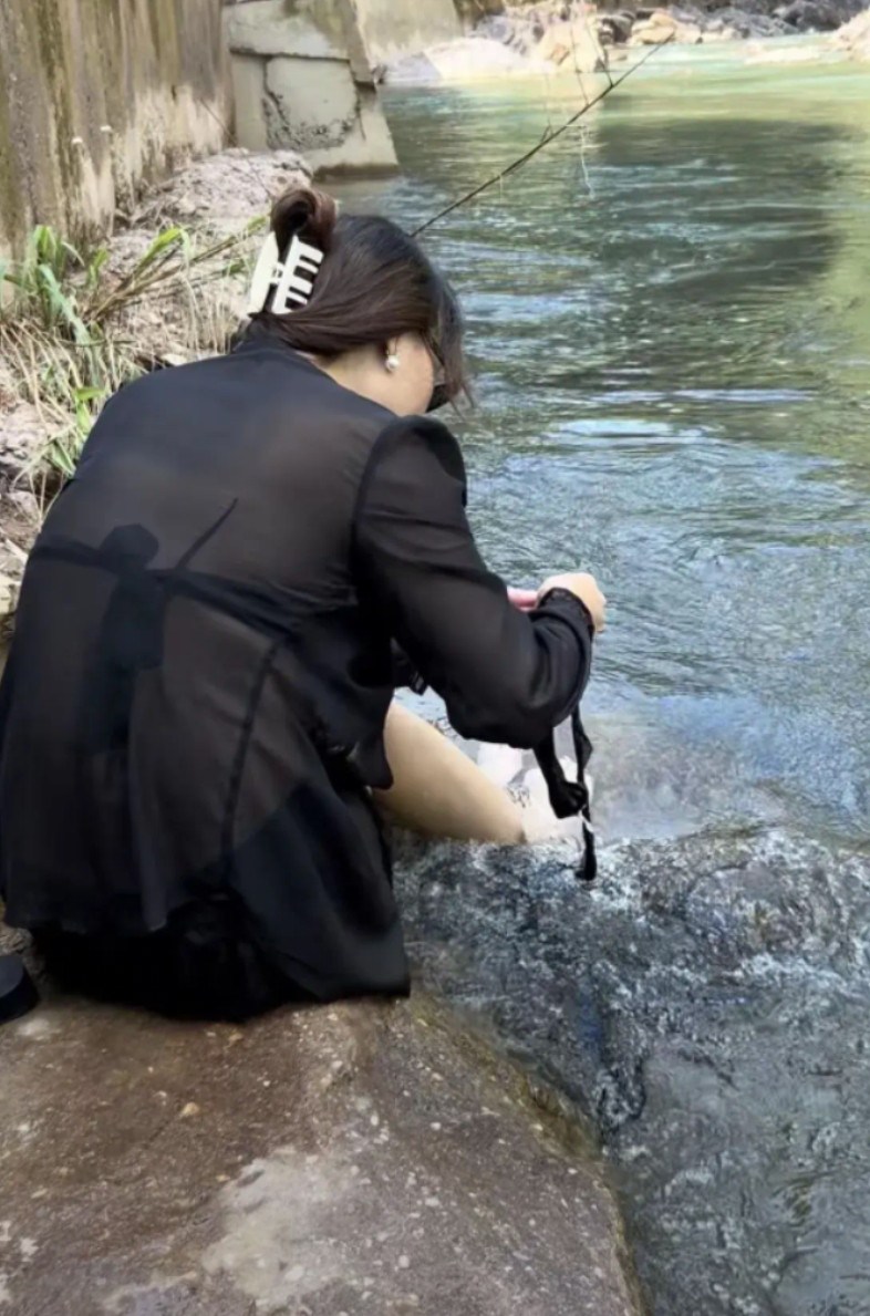 这女人真不讲究？
