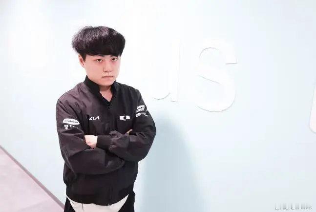 八年如家！ShowMaker接受采访时分享了自己对于DK战队的想法。Show