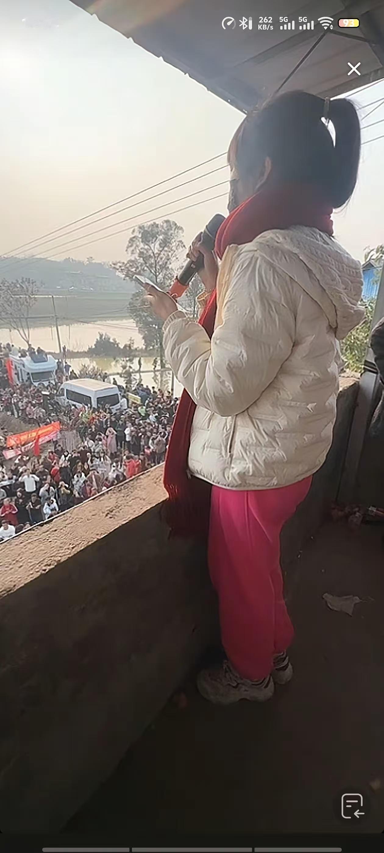 呆呆刚刚直播亲自讲话了，今晚将不再提供刨猪汤了，晚上只有盒饭了！呆呆惊呆了，但也