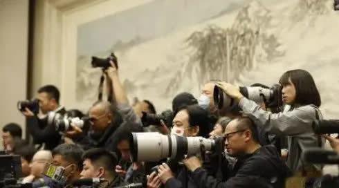 我国顶尖半导体教授李爱珍，申请中科院院士被淘汰，不料2007年，她竟然摇身一变成