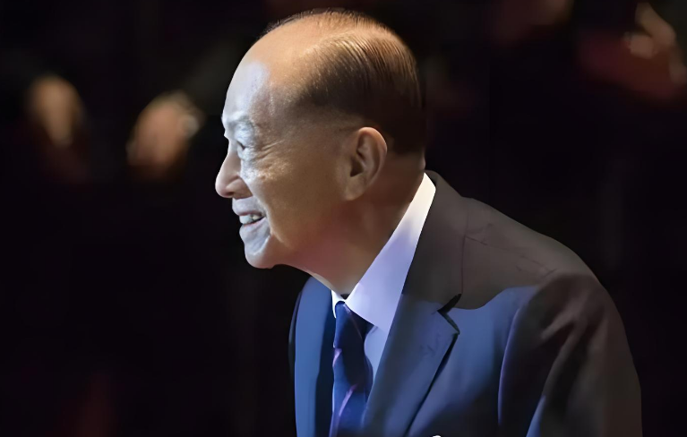 反对经济胁迫！李嘉诚的港口出售将接受审查，外交部发言人郭嘉昆在3月31日的例行记