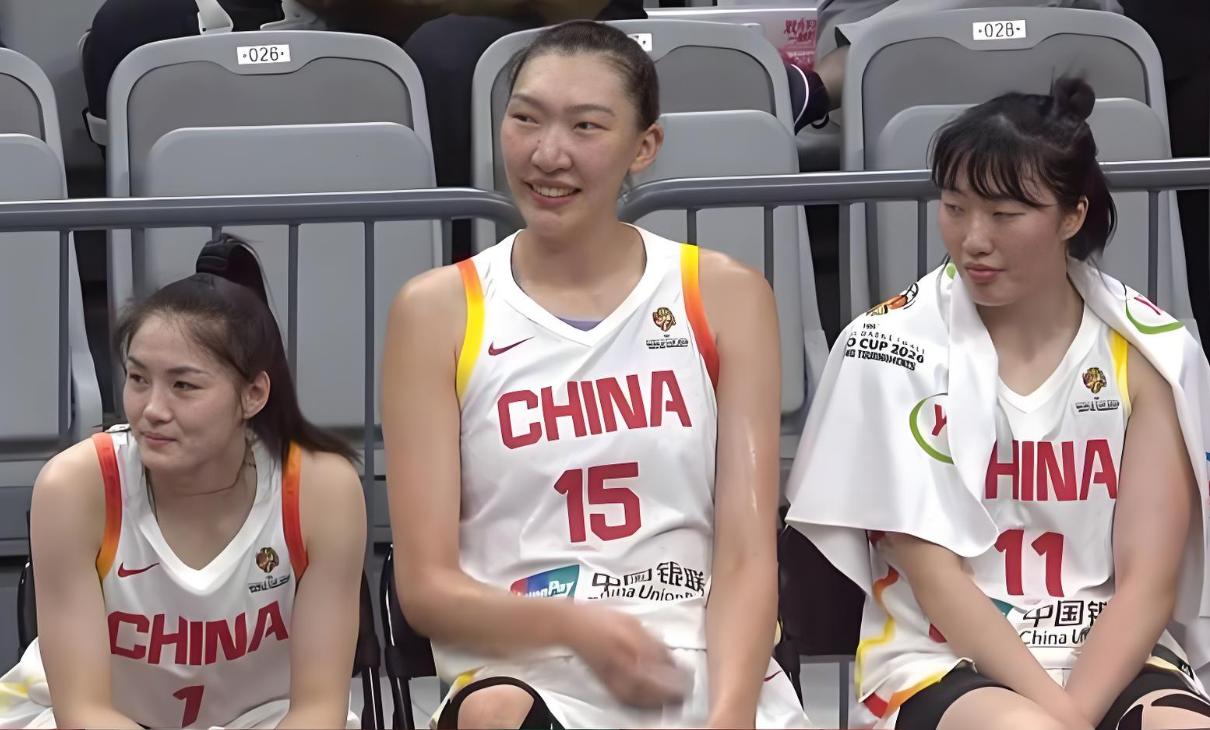 女篮赢10分！有3人却开心不起来，表现糟糕，令人失望世界杯预选赛，中国女篮面对