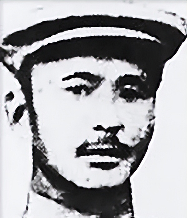 1932年，一个地主婆变卖了所有家产，支持儿子抗日，儿子拿到钱后瞬间失联。几年后
