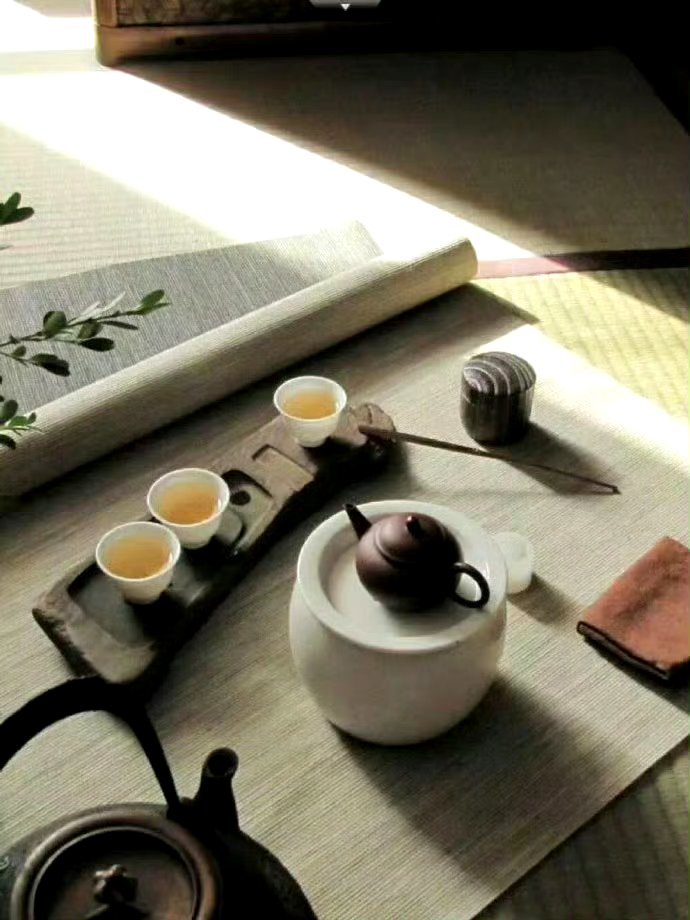 “中国历史知识：”1."东山再起"中的"东山"是指浙江。2."烂醉如泥"中的"泥