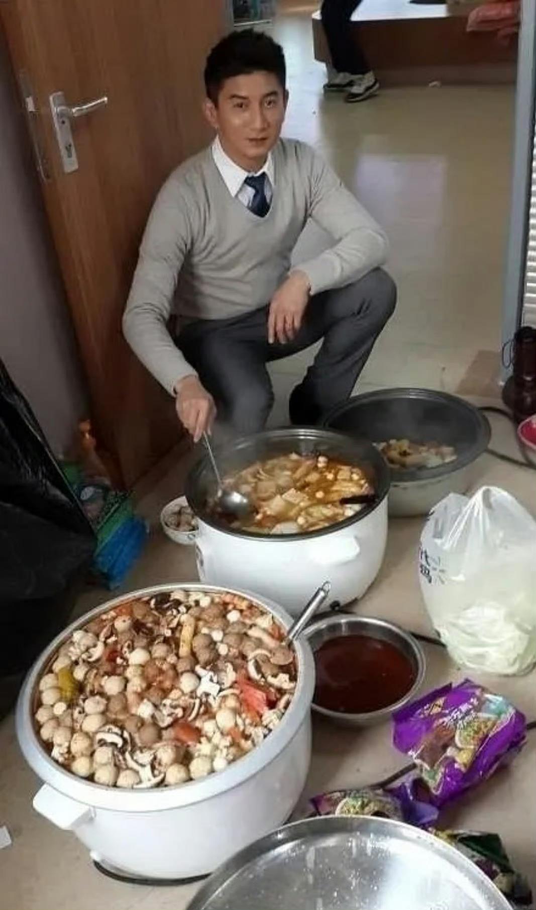 吴奇隆也太会了，在《步步惊心》剧组天天给刘诗诗煮大锅炖，老坛酸菜牛肉面配速食丸子