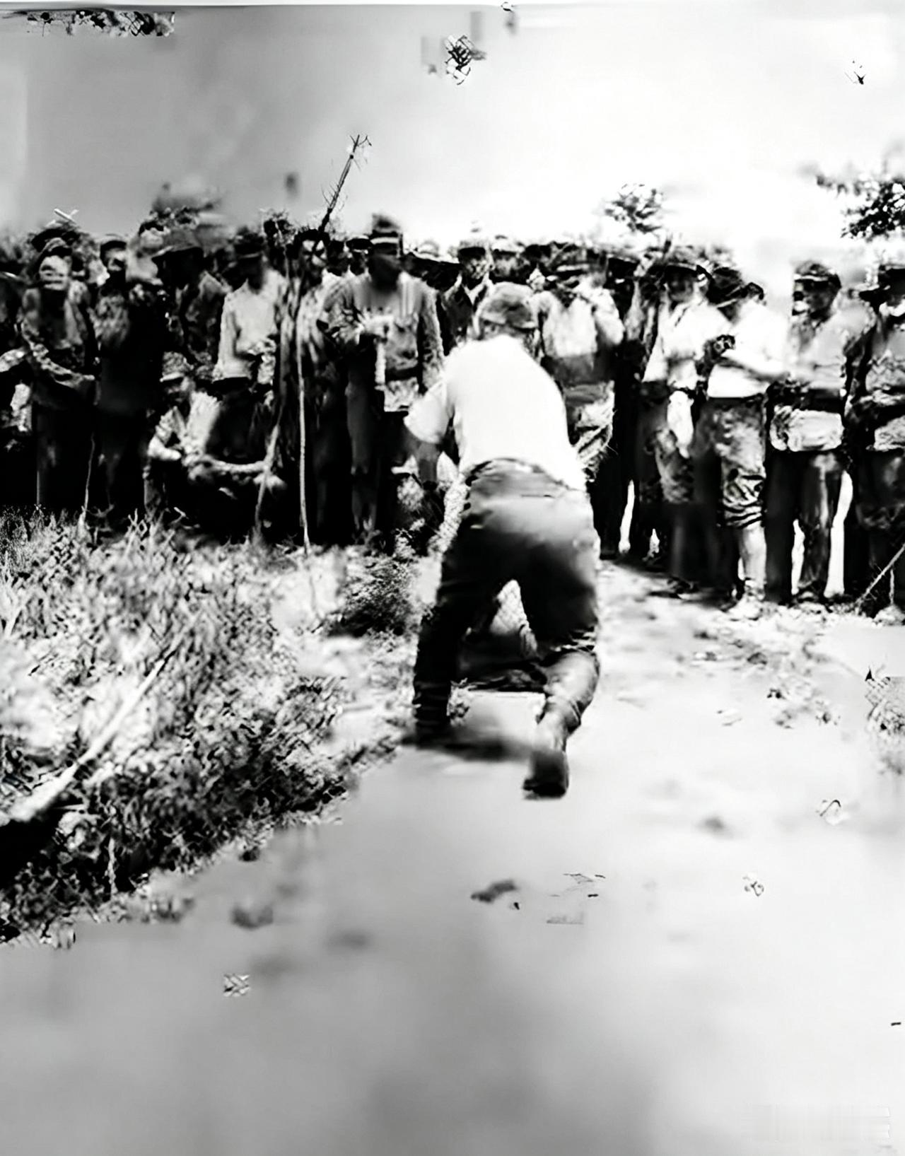 1937年日军随军摄影师拍摄的照片，这是南京大屠杀核心罪证照片，属于东京审判、南