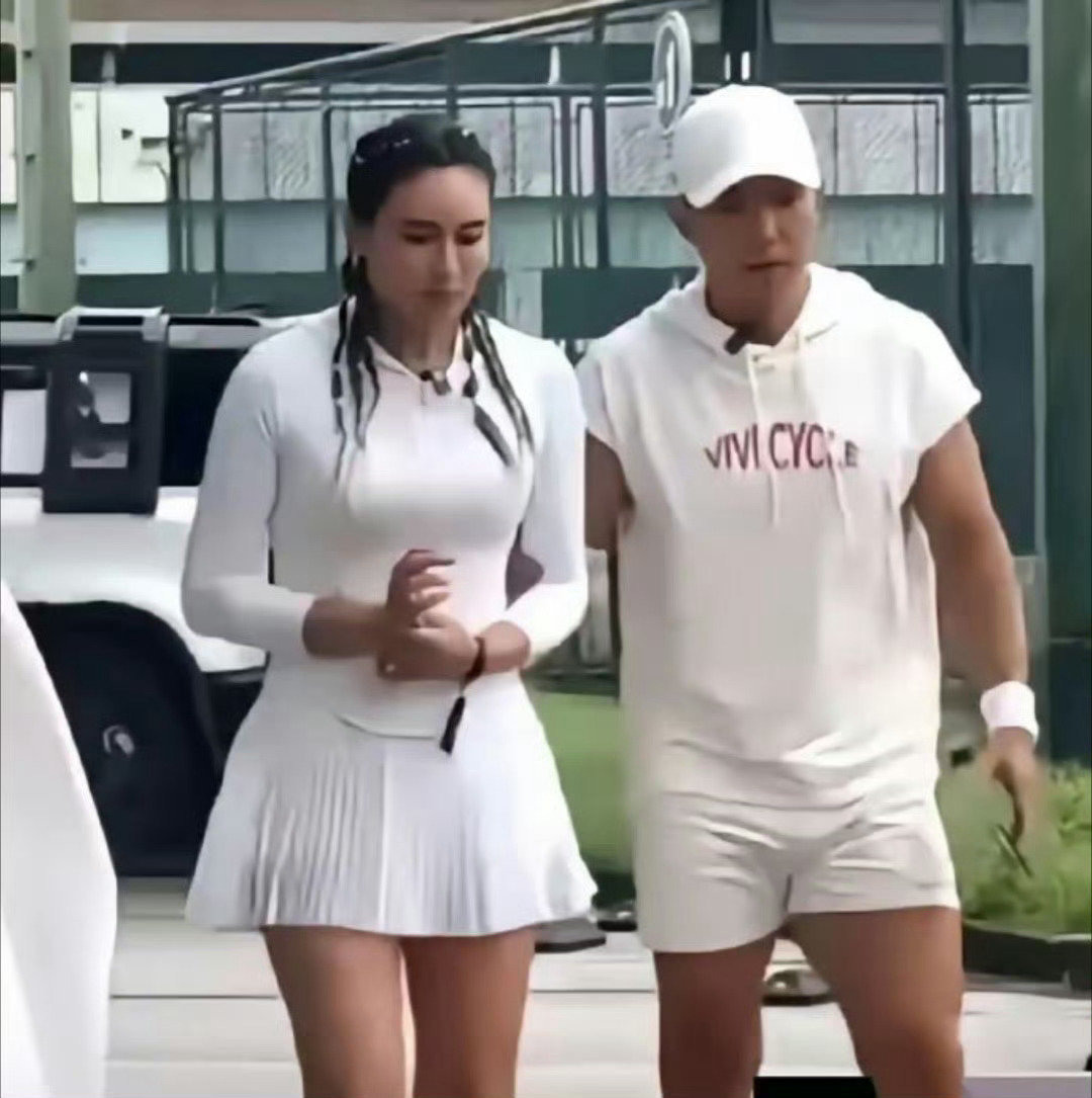 刘畊宏夫妇天天跳操，这身材看着也没瘦成一道闪电，我都怀疑跳操到底能不能减肥了[思