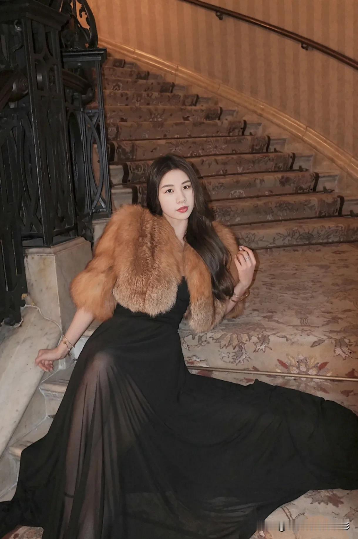 贵妇？[笑着哭]