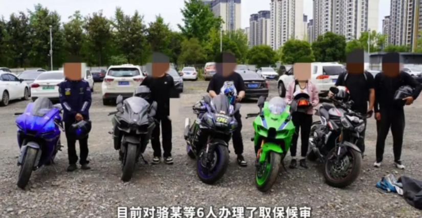“这就是飙车的后果！”西安，一伙7人组成疯狂摩托车队高速驰骋在沪陕高速，领头者竟