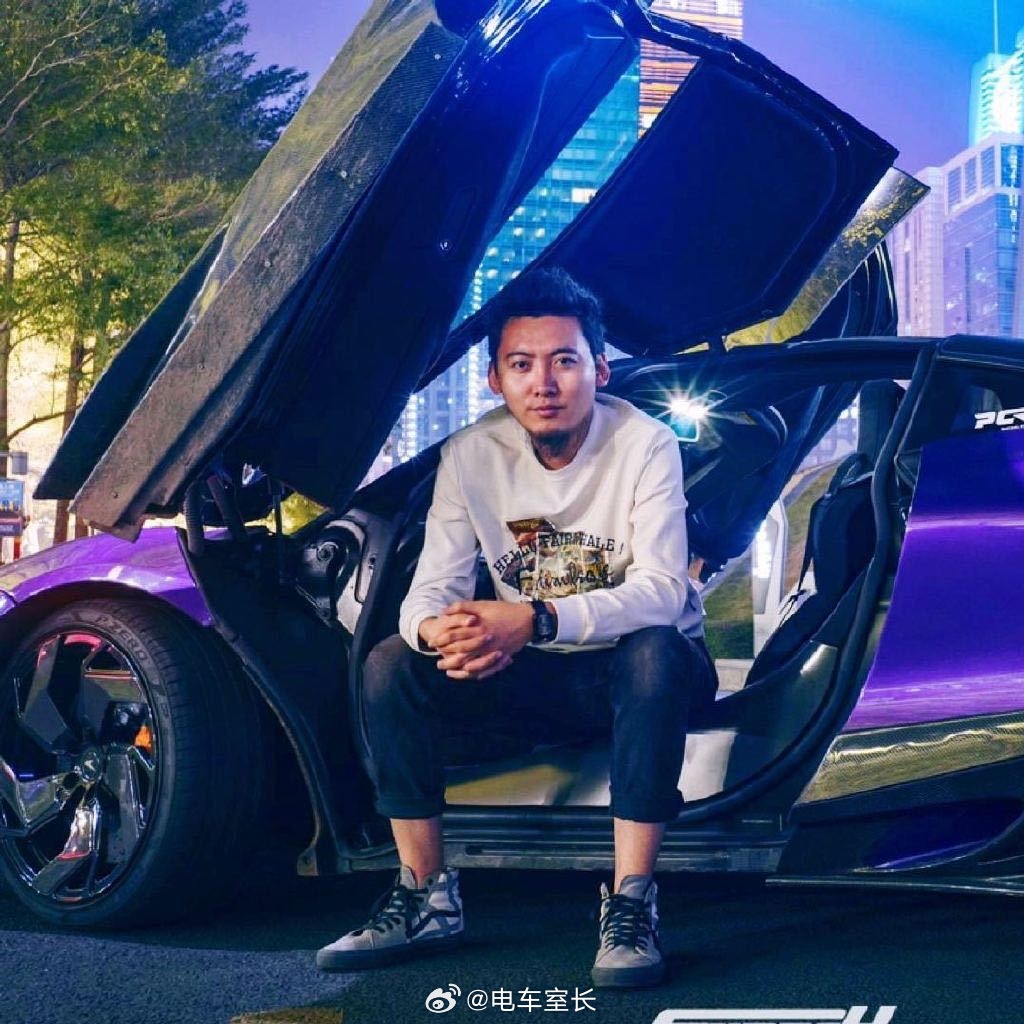 每次看到庆余年郭保坤的时候总感觉这哥们，和我一哥们一样，脸熟直到前两天拍小米SU