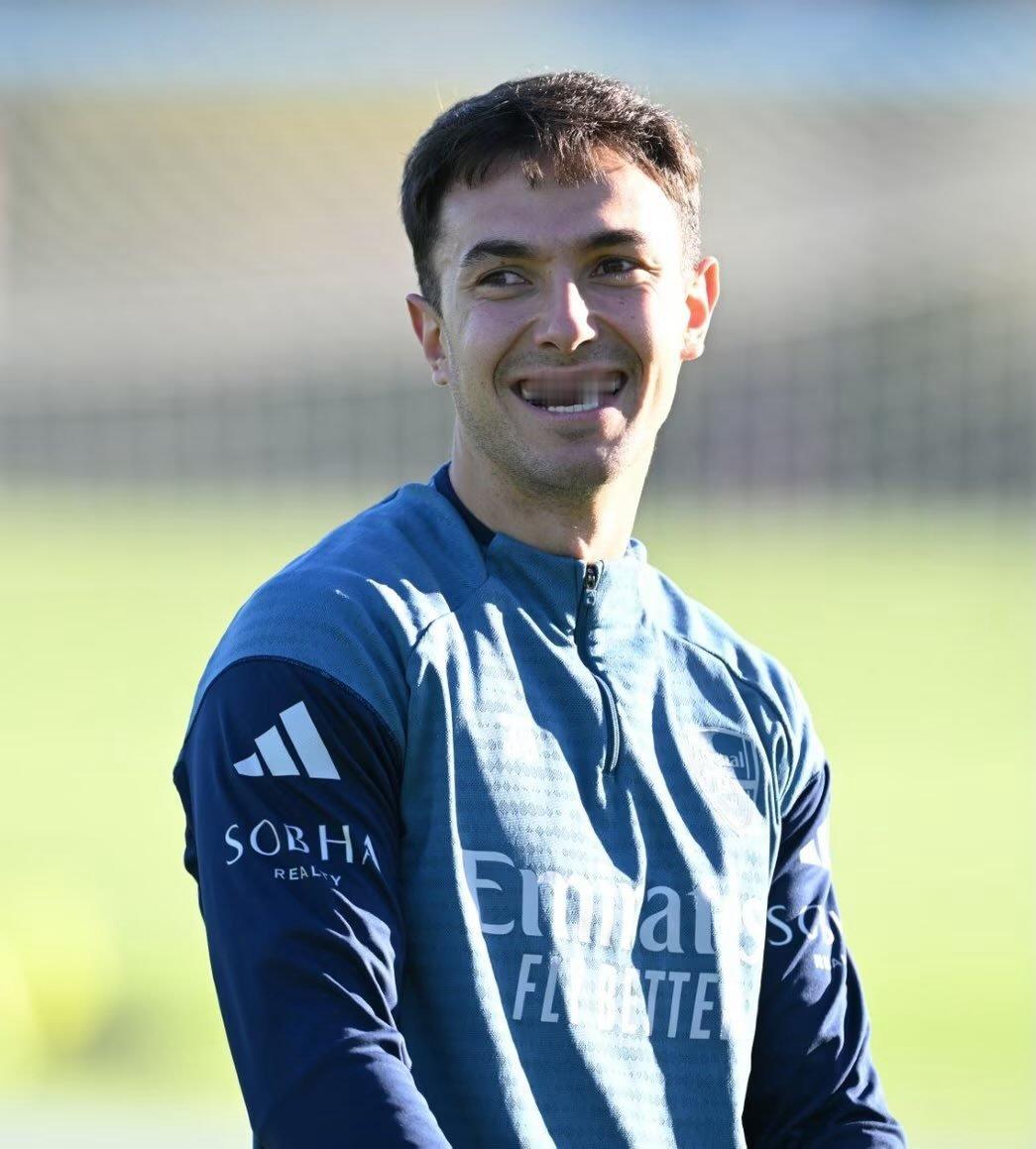 阿尔特塔谈苏比门迪在世界最佳中场中的排名：“嗯，我的球员就是最好的。拿他和其他球