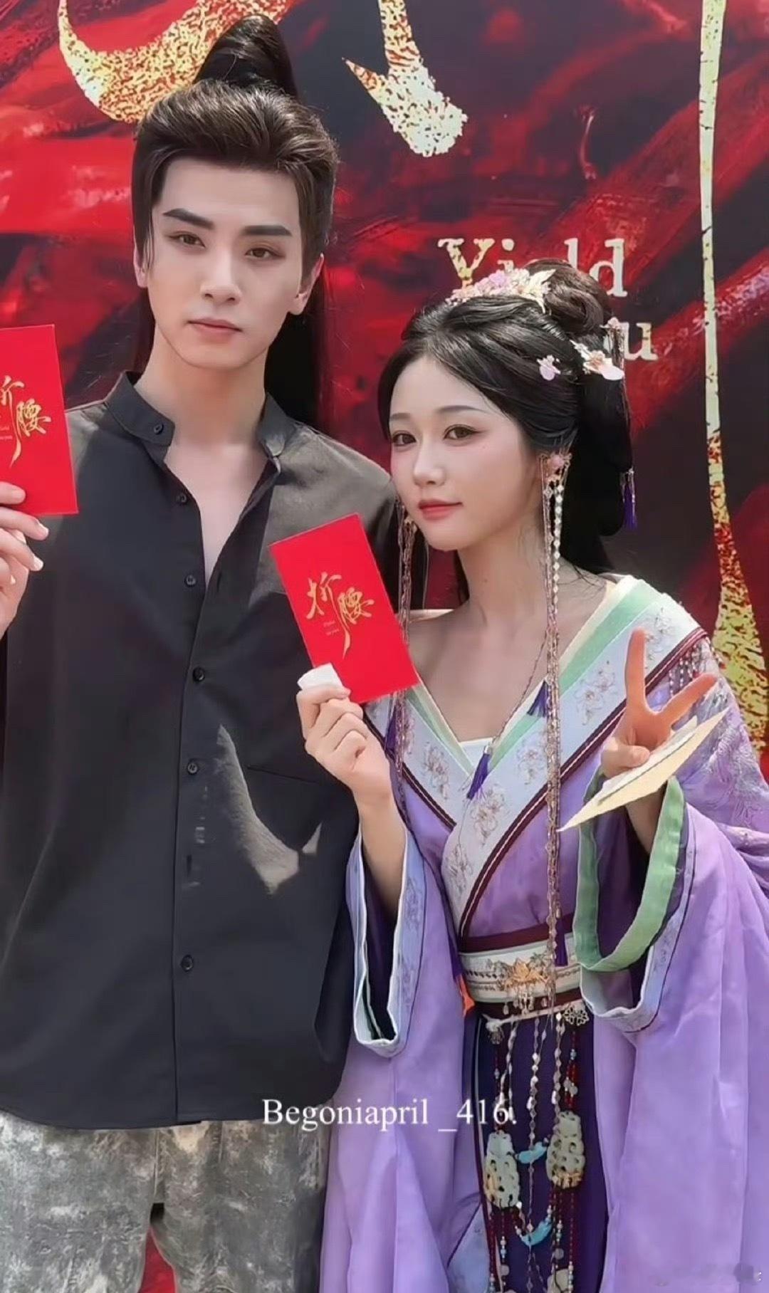 老天爷这一对比……才知道剧版《折腰》有多仙品！！！！[笑着哭]短剧折腰开拍​​​