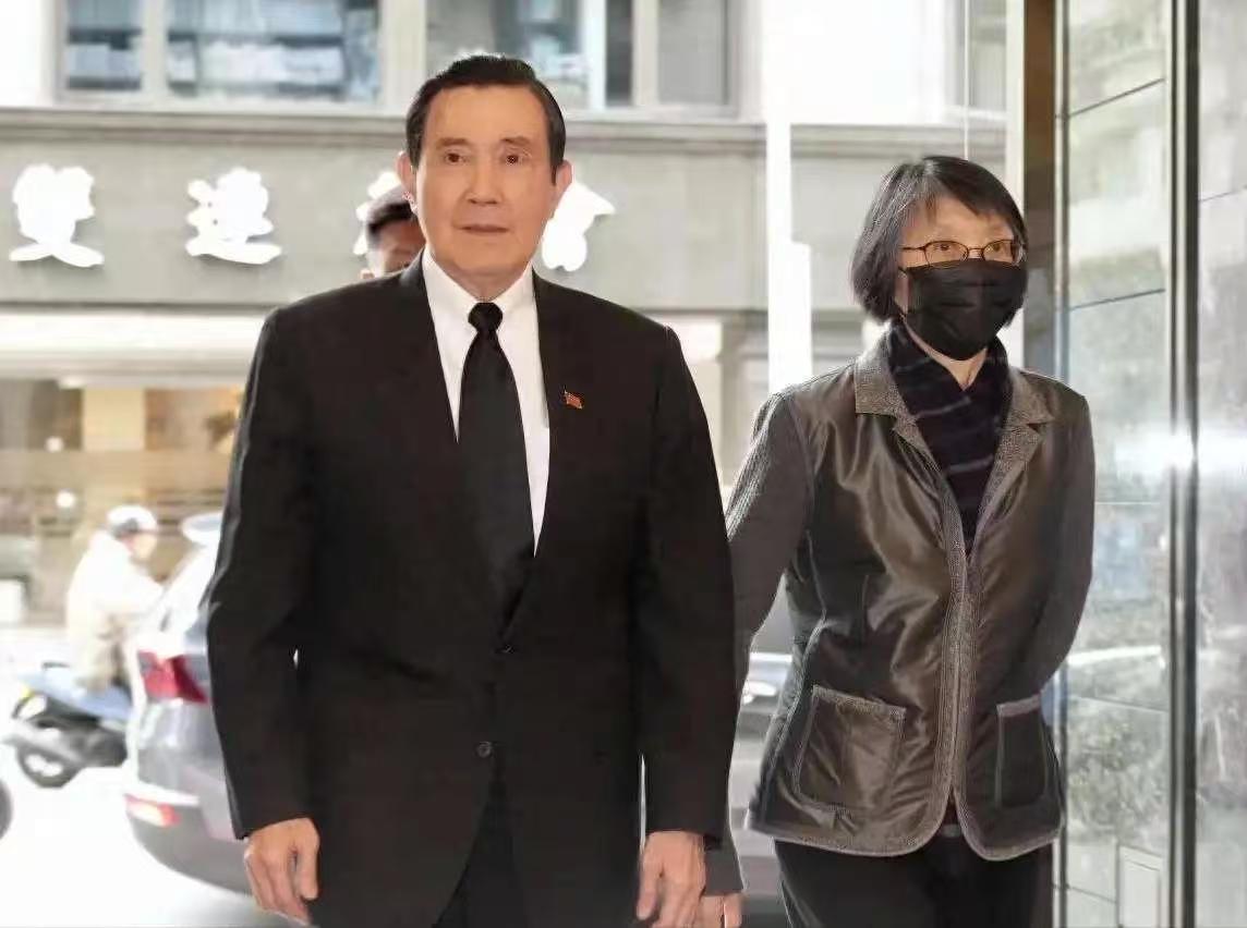 惹事了！爆料马英九夫妇分居马英九基金会的事越闹越大、越闹越离谱为了证明