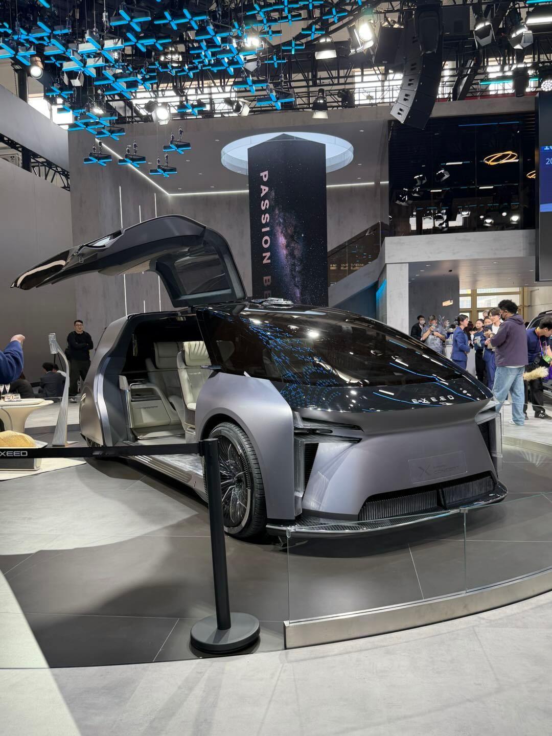 来打卡今天的奇瑞星途展台咯！！这次星途直接带来八款车型，从概念车到量产车全覆盖，