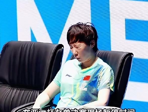 乱嚼舌头，真没必要！想象一下，球嗖一下子那一瞬间又快又急，裁判眼神都未必