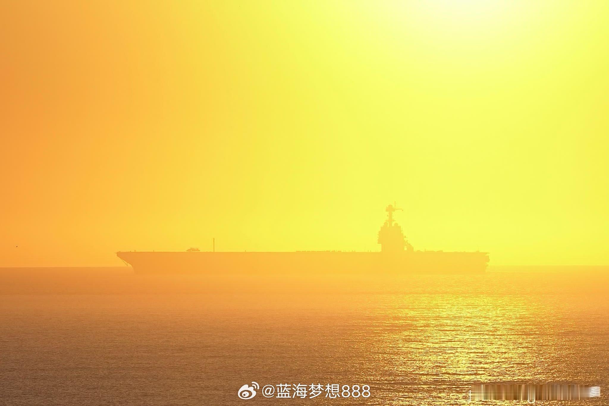 福特号航母返回美国基地！杰拉尔德·R·福特级航空母舰（CVN78）在弗吉尼亚州