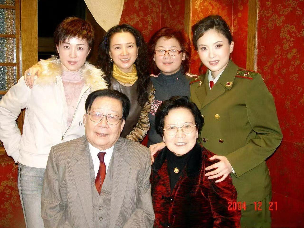 傅艺伟、何晴、陶慧敏，这里面最美的是谁？