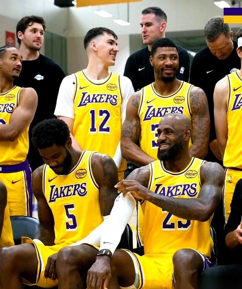 “湖人天塌了！”这话喊得震天响，记者们都在传东契奇、里弗斯伤了，湖人季后赛要一轮