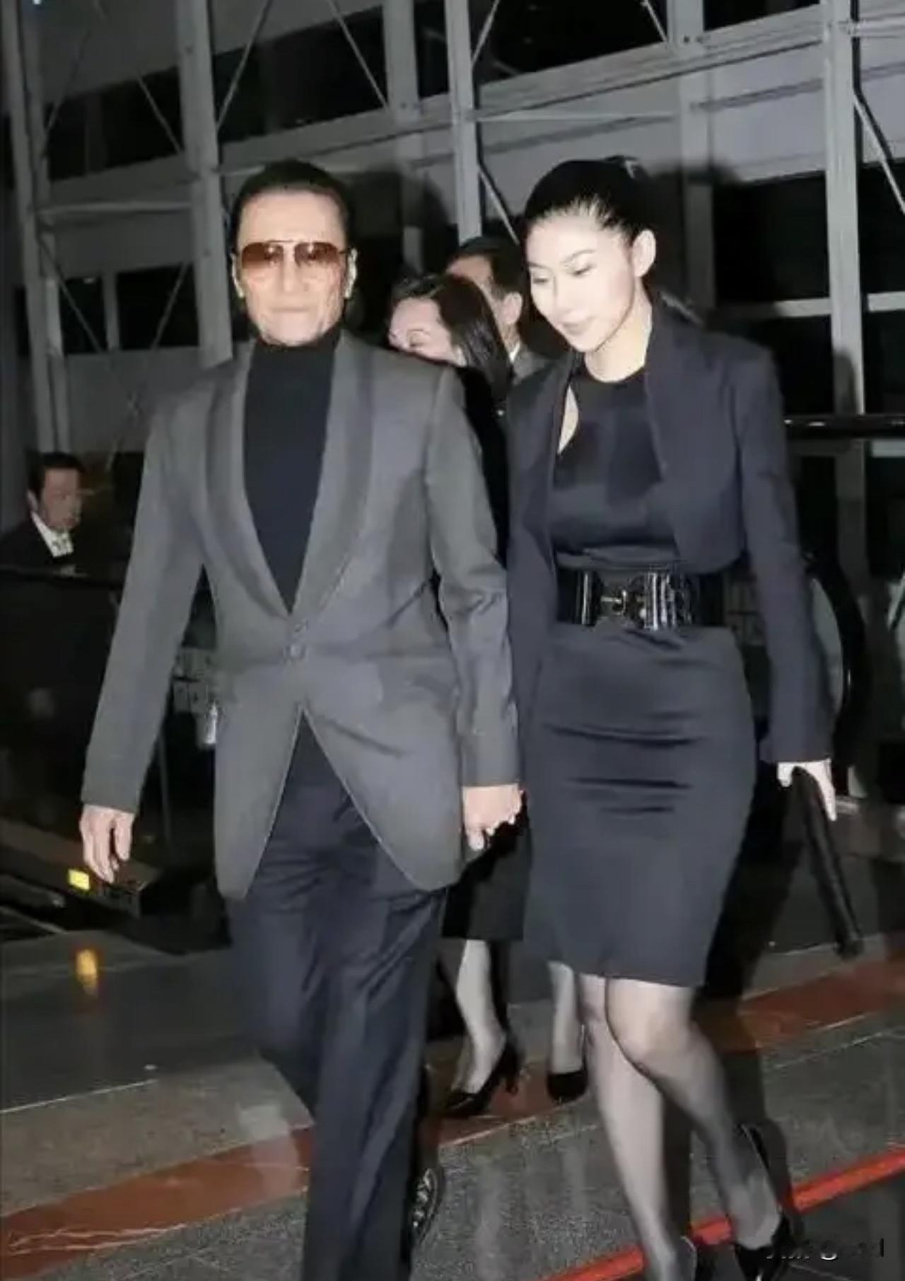 1600万是什么概念？当年能买几十套香港豪宅！走投无路的谢贤，连跑路的心都有了。
