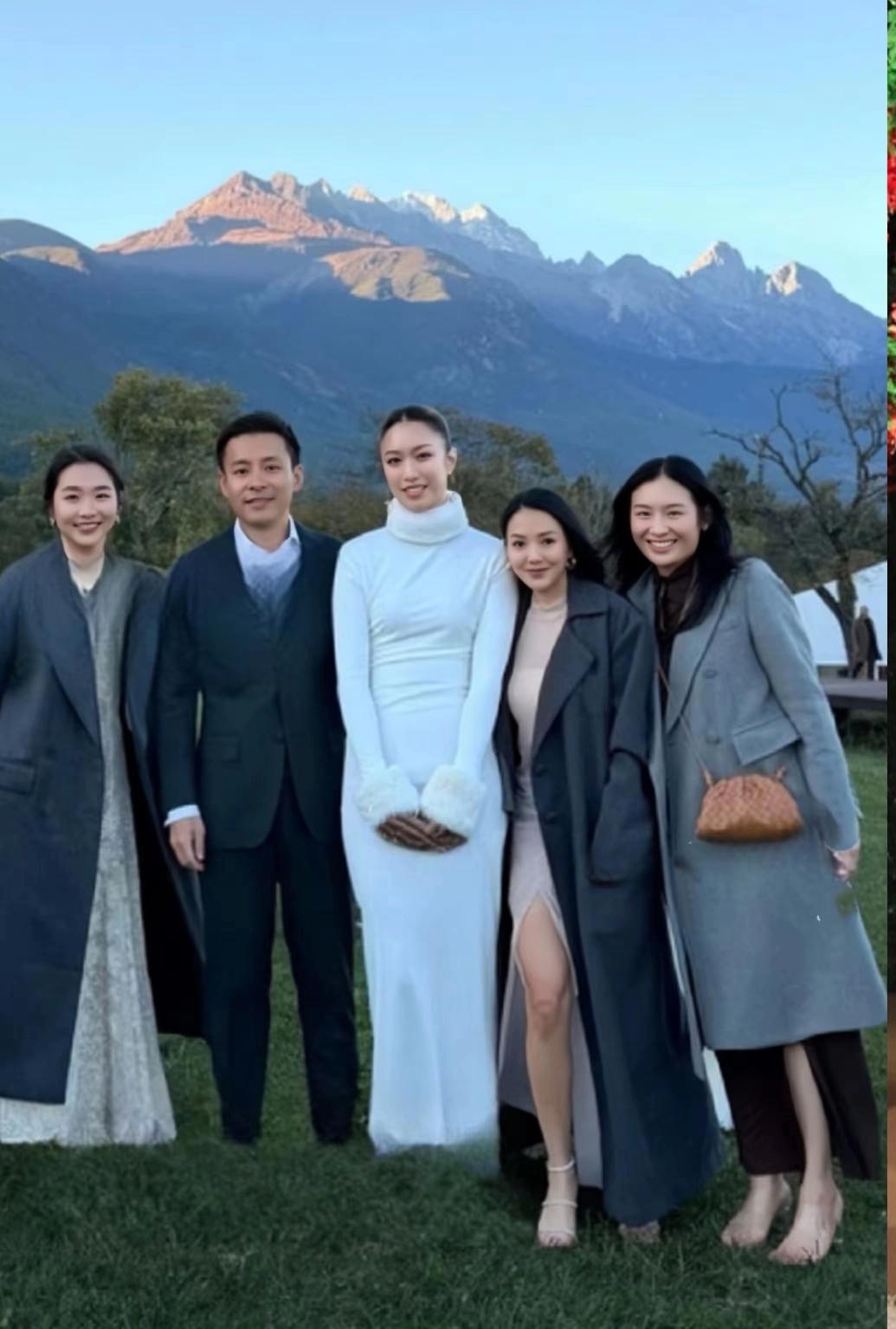 霍启仁办婚礼在玉龙雪山牦牛坪，海拔3600-3700米。而，海拔3000米以