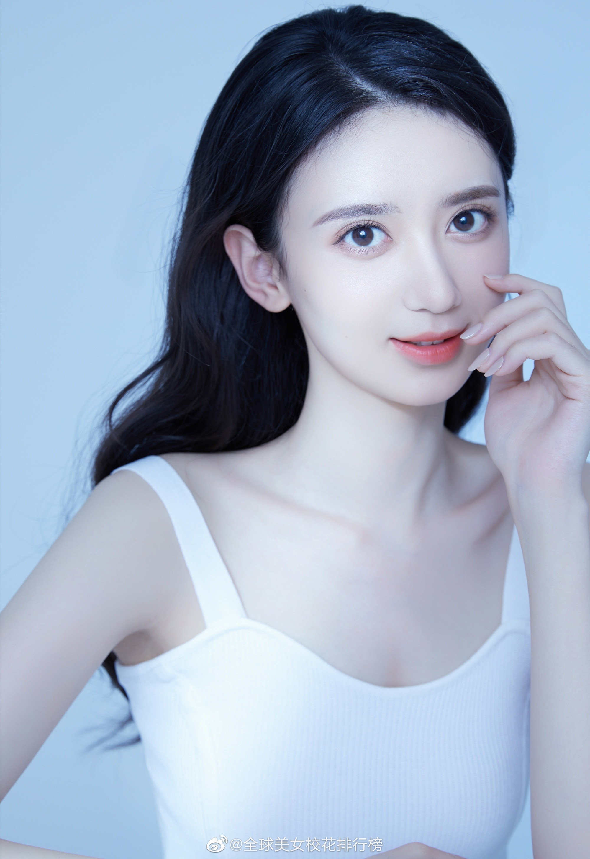 美女校花徐梓钧98年双子座北京电影学院身高173cm来自青岛[比心]​