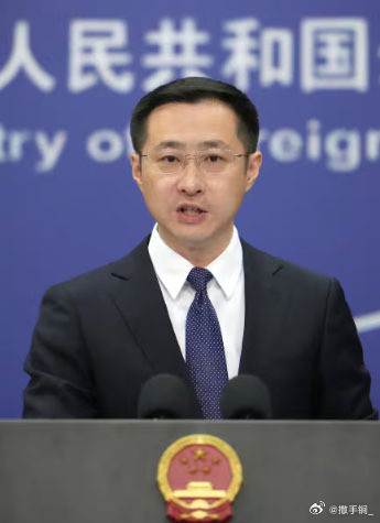 日媒称中国外交部发言人林剑今天在记者会被问到薛剑总领事的贴文时说，薛剑的贴文是“
