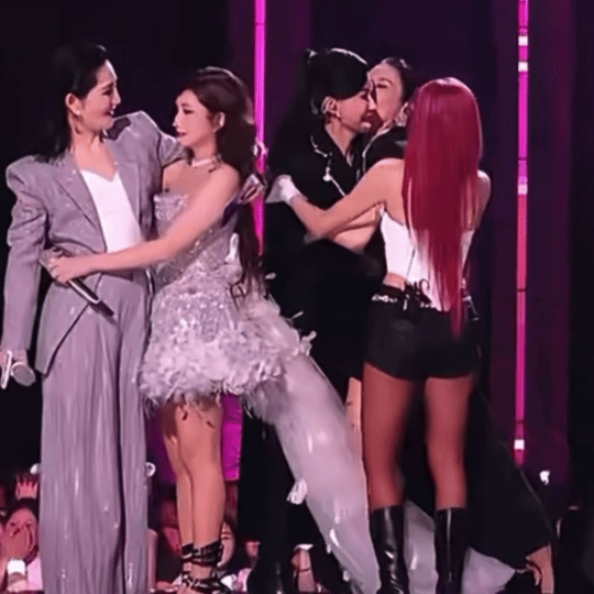 萧蔷×温峥嵘五十多岁也要为姐成狗