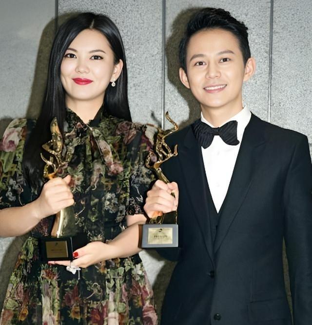 1997年，李湘把何炅拉到角落：“北京三环的房价现在才3000一平，