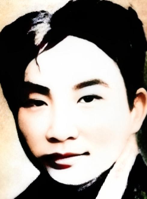 1935年，两个地下党员被关进死牢，就在绝望之时，一狱警对二人说：“我可以偷偷放
