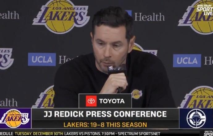 你还骄傲上了！雷迪克笑谈三分38中6：“我挺骄傲的，一开始是33中4，随着比