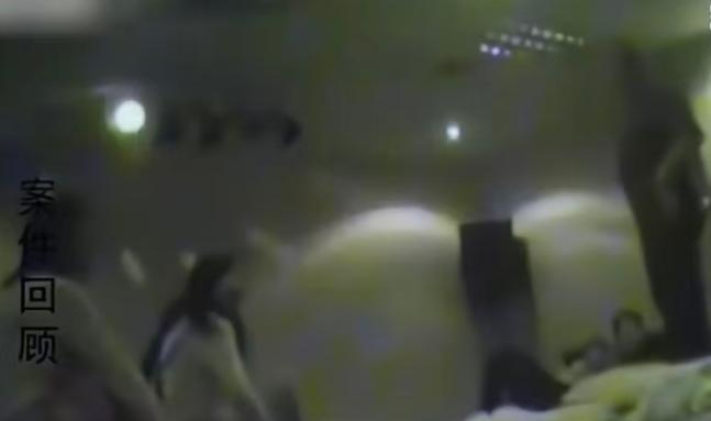 “她的胸好漂亮，你的内裤好花哨”！记者暗访“换妻”灵修班现场：10万入场费、老板