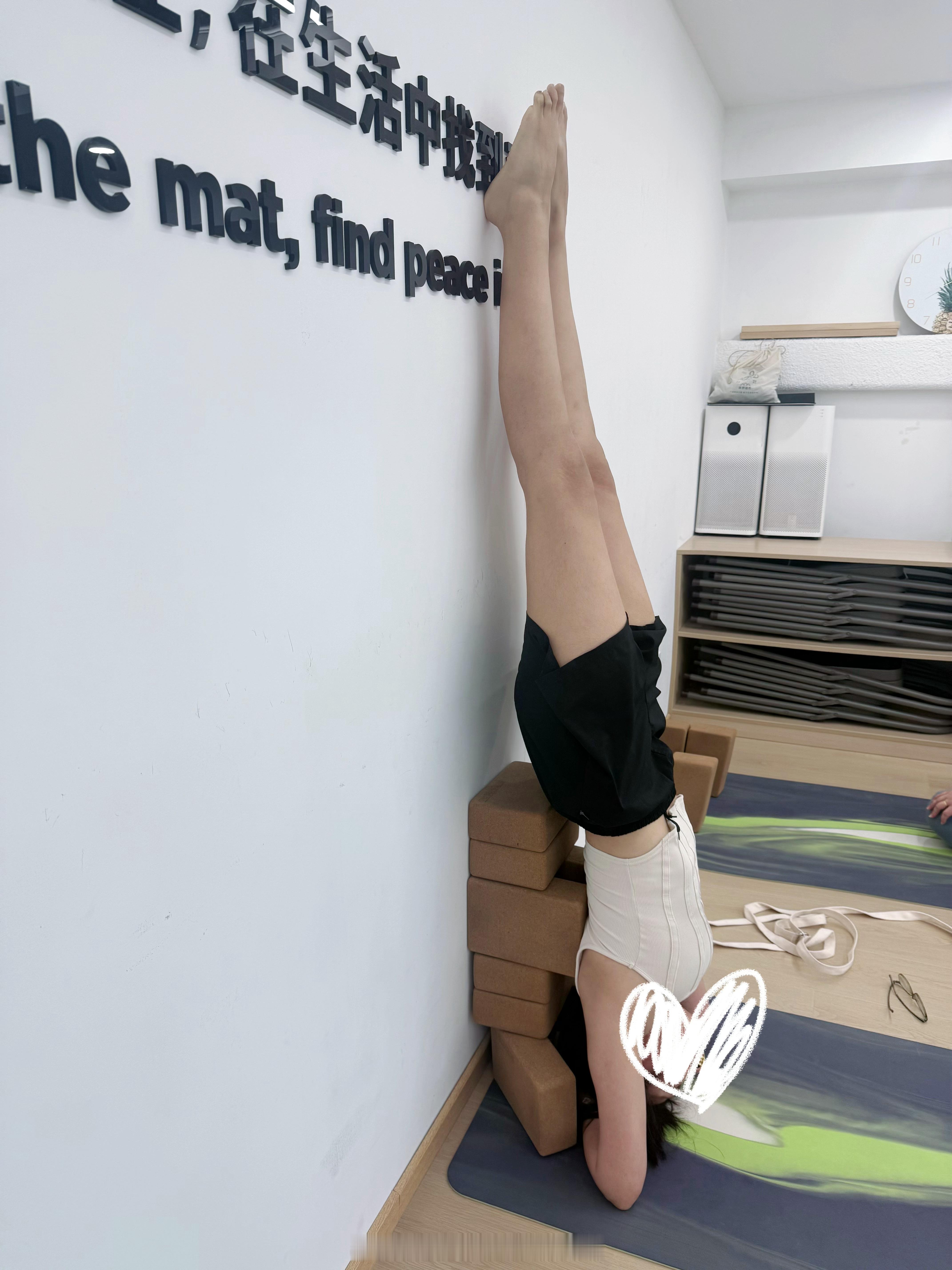 我超腻害！！我会倒立了！！🧘练完正位瑜伽再晒个太阳超舒胡～