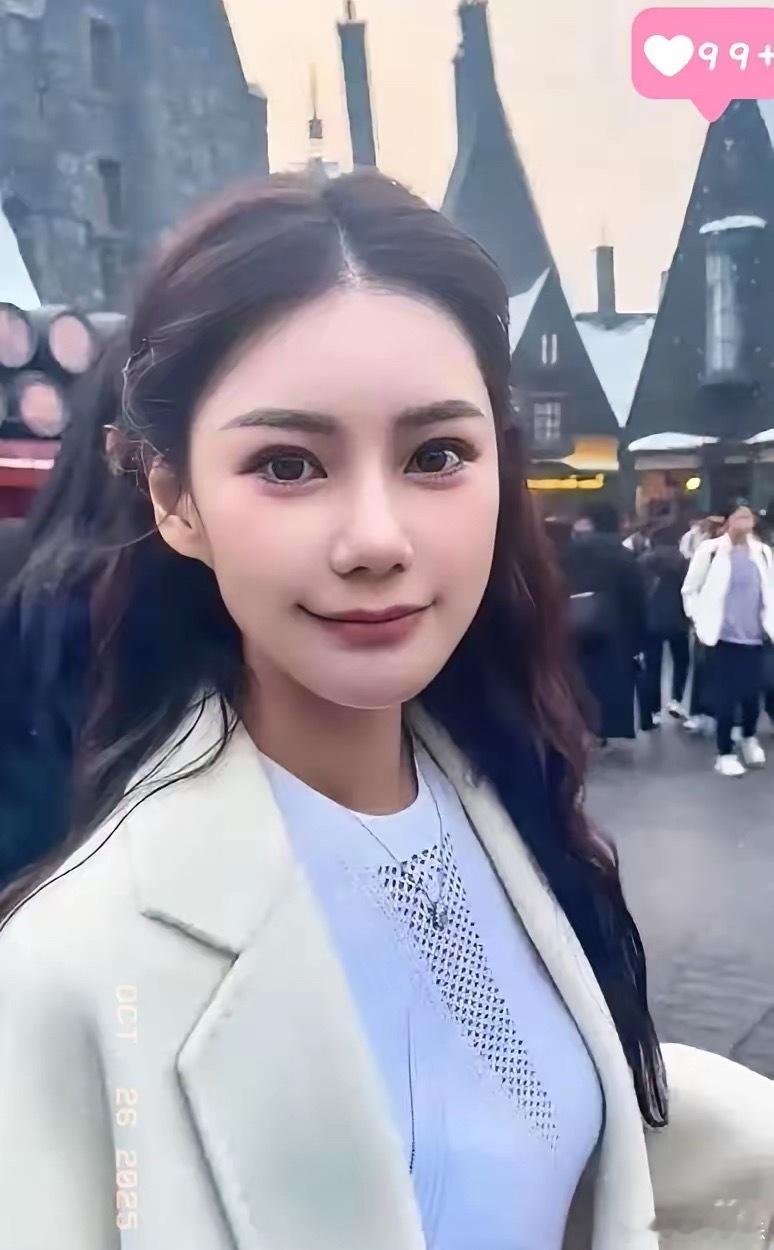 不仅张兰没想到，估计汪小菲也想不到，马筱梅在直播时会不小心透露出来了！​在直播时