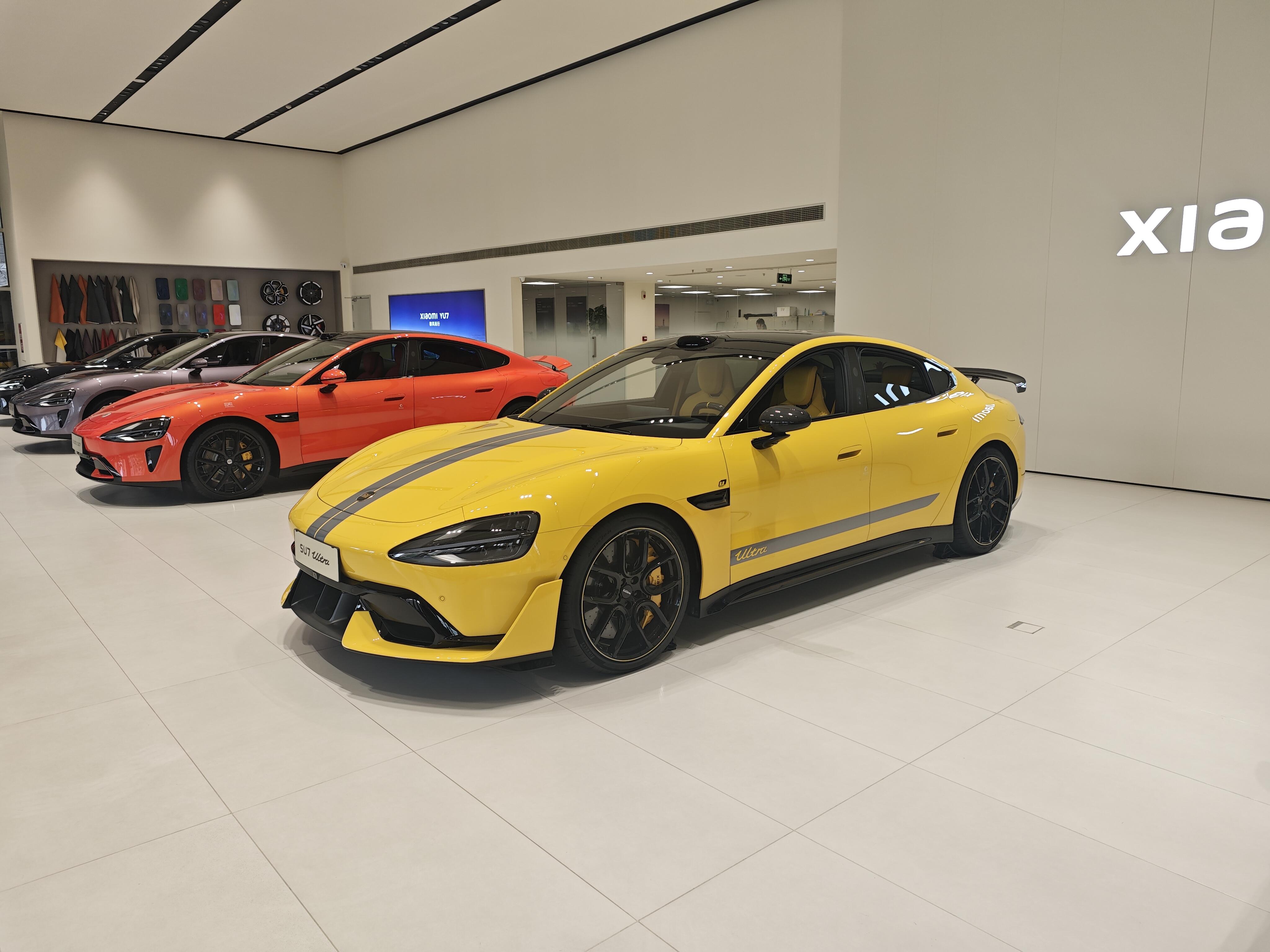 我感觉在五米长的SUV里面，他的空间是最小的。尤其是我从同样车长5m的宝马x5L