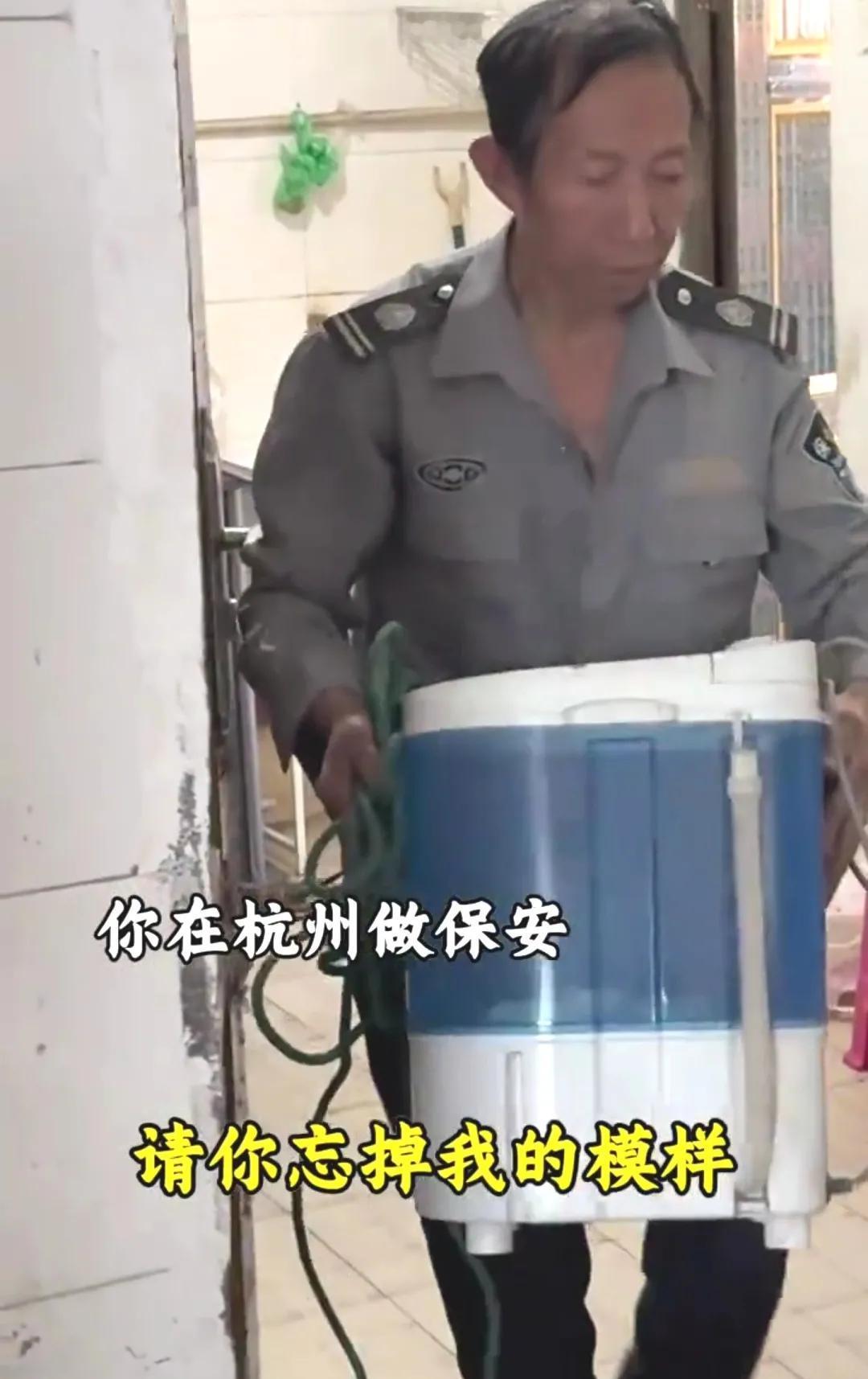 阿梓说的没有错，她的爸爸确实做过保安！网络红人阿梓大家都不陌生，几年的努力积