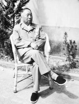 1946年，义勇军第一支队在通化城内抓获了3000多名日军俘虏，把他们押到冰河旁