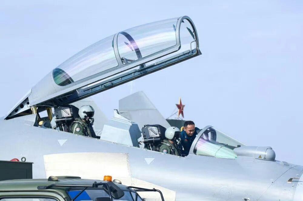 2月14日，握社交网站报道，近日，东部战区公布了空军某旅歼一16战斗机编队。评