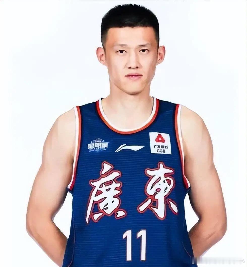 周鹏保持有4项球员之最，未来恐怕无人能打破:1.现役CBA总冠军最多的球员(8次