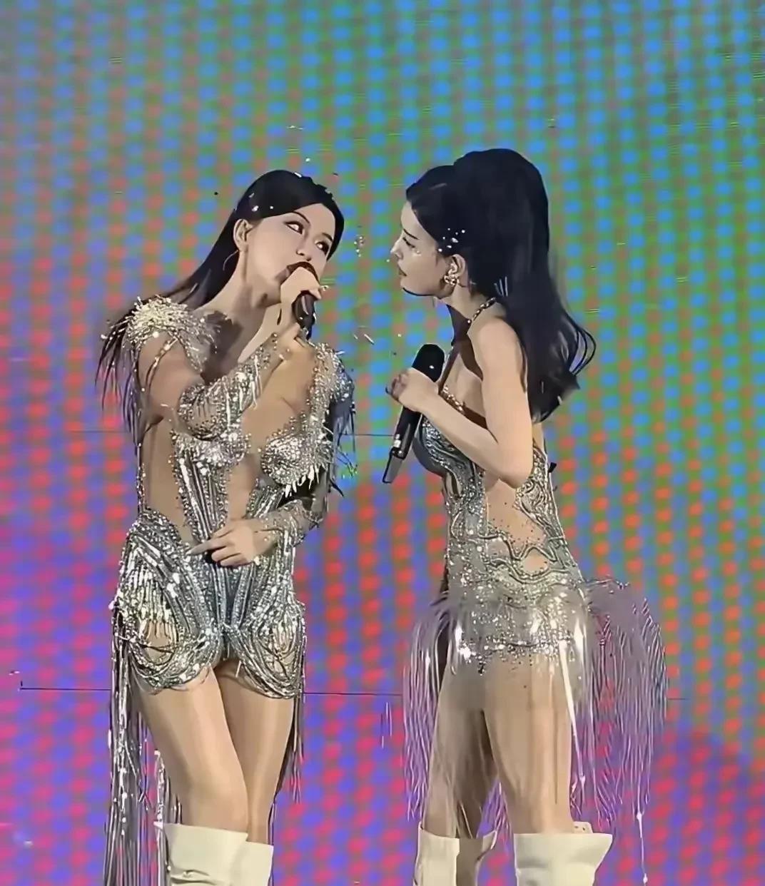 BY2的绯闻比她们的组合名气更出名，BY2的演唱会穿搭比她们的作品更有流量。所