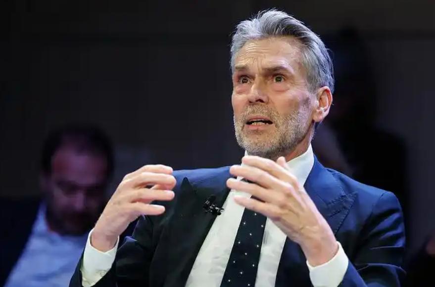 都以为稀土管制能按住荷兰，没想到人家反手就把中低端DUV光刻机也禁了，连老设备维