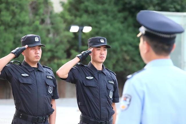 窗口辅警与办公室辅警大不同: 你知道哪个岗位适合自己吗?