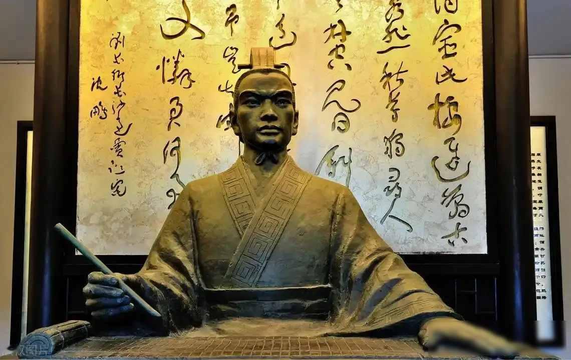 22岁当上朝廷最年轻的博士，23岁写出千古名篇《过秦论》，24岁差一步就坐上宰相